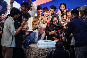 شبی با حضور علیرضا خمسه، گیتی خامنه و شریفی‌نیا برای یک تقدیر