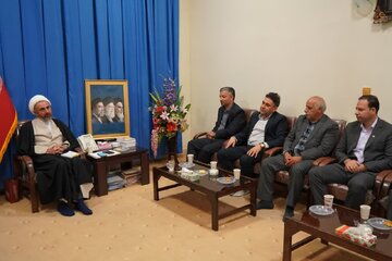تأکید نماینده ولی‌فقیه در ایلام بر نقش استاندارد در صیانت از حقوق مردم