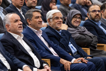 نشست مدیران جوان ستادی دولت چهاردهم با  محمدرضا عارف، معاون اول رئیس‌جمهور 