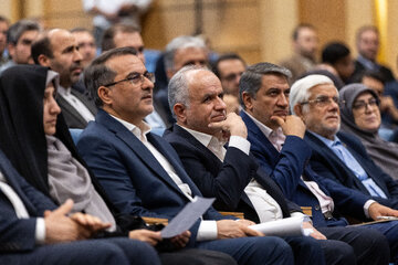 نشست مدیران جوان ستادی دولت چهاردهم با  محمدرضا عارف، معاون اول رئیس‌جمهور 