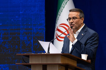 سخنرانی علاءالدین رفیع‌زاده، رئیس سازمان اداری و استخدامی کشور در نشست مدیران جوان ستادی دولت چهاردهم با معاون اول رئیس‌جمهور