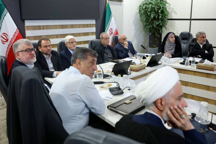 پزشکیان: نیاز باشد برای صرفه‌جویی مجموعه‌های فرهنگی و ورزشی تعطیل میشوند/ اولویت تولید است