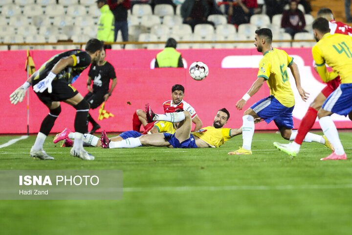 پخش زنده فوتبال پرسپولیس و صنعت نفت آبادان