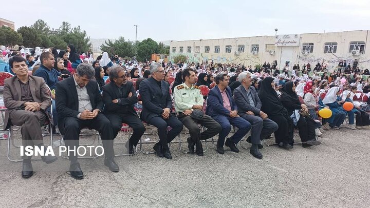 جشن بادبادکها در ایلام برگزار شد