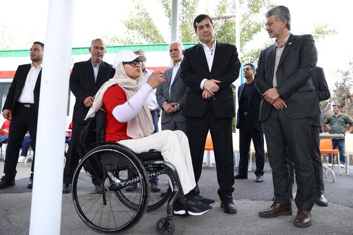 وزیر ورزش از اردوی تیم های ملی پاراشنا و تیراندازی با کمان بازدید کرد
