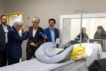  محمدرضا عارف معاون اول رئیس جمهور در مراسم افتتاح اولین مرکز تشخیص و درمان سرطان کودکان