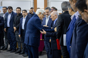  محمدرضا عارف معاون اول رئیس جمهور در مراسم افتتاح اولین مرکز تشخیص و درمان سرطان کودکان