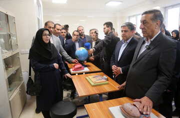 افتتاح  مدرسه شهید پیری اردبیل در روز دوم سفر معاون اجرایی رئیس جمهور به اردبیل