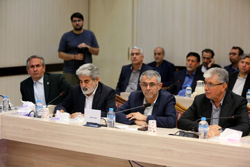 حضور وحید کنعانی، صدیف بدری، ابراهیم فهیمی و احد بیوته نمایندگان استان اردبیل در مجلس شورای اسلامی در نشست محمدجعفر قائم‌پناه معاون اجرایی رئیس‌جمهور با مدیران استان اردبیل