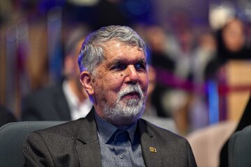 سید عباس صالحی، وزیر فرهنگ و ارشاد اسلامی در آیین اختتامیه سی و هشتمین جشنواره بینالمللی فیلمهای کودکان و نوجوانان - اصفهان