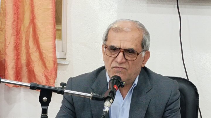 یک استاد دانشگاه: دشمن تلاش دارد ارزش‌های جامعه را کم‌رنگ کند