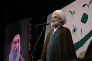امام جمعه رشت: عزت و اقتدار امروز ایران ثمره ایستادگی بر اصول و نفی سلطه استکبار است