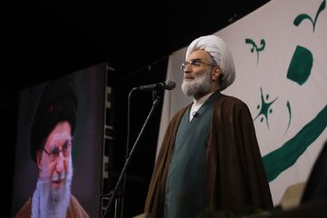 امام جمعه رشت: عزت و اقتدار امروز ایران ثمره ایستادگی بر اصول و نفی سلطه استکبار است