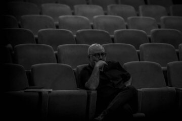 کاش به توقفِ تئاتر فکر نکنیم