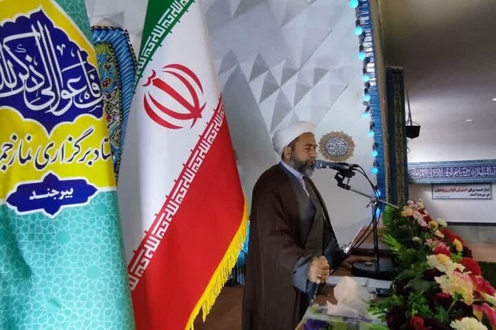 امام جمعه موقت بیرجند: تنگه هرمز و اقتدار دفاعی ایران قابل مذاکره نیست