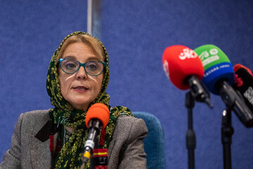  پوپک عظیم پور، دبیر جشنواره در نشست خبری جشنواره عروسکی تهران مبارک