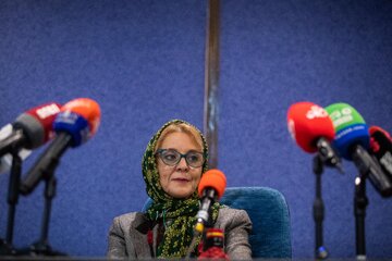  پوپک عظیم پور، دبیر جشنواره در نشست خبری جشنواره عروسکی تهران مبارک