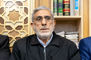 اسماعیل قاآنی، فرمانده نیروی قدس سپاه در مراسم  یادبود مادر حمید پورمحمدی، رییس سازمان برنامه و بودجه