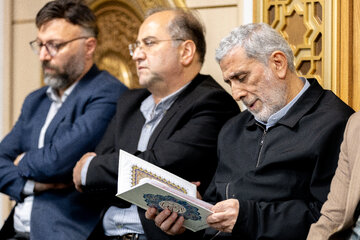 اسماعیل قاآنی، فرمانده نیروی قدس سپاه در مراسم  یادبود مادر حمید پورمحمدی، رییس سازمان برنامه و بودجه