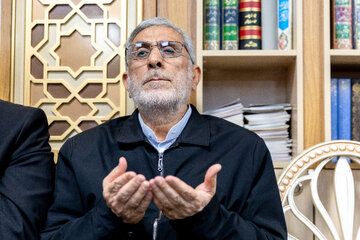 اسماعیل قاآنی، فرمانده نیروی قدس سپاه در مراسم  یادبود مادر حمید پورمحمدی، رییس سازمان برنامه و بودجه