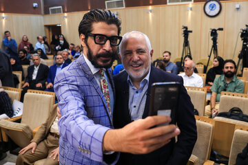 نشست رونمایی از سه کتاب محمد جواد ظریف
