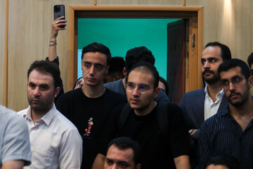 نشست رونمایی از سه کتاب محمد جواد ظریف