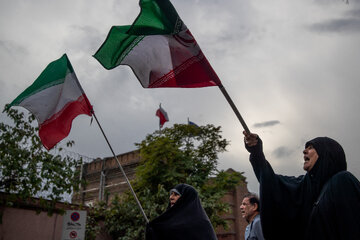 تجمع اعتراضی مقابل سفارت فرانسه در تهران