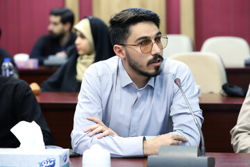 نشست روح‌اله متفکر آزاد با دانشجویان سازمان جهاد دانشگاهی آذربایجان شرقی
