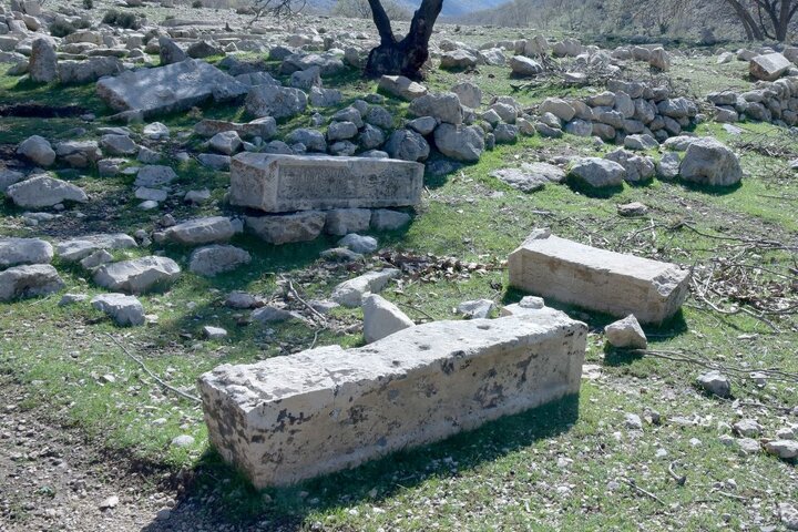 شناسایی روستای صفوی و متروک در جنگلهای استان فارس