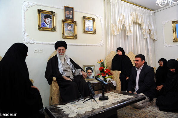 یییی