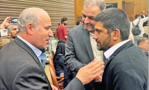 تاج و دبیر دیدار کردند