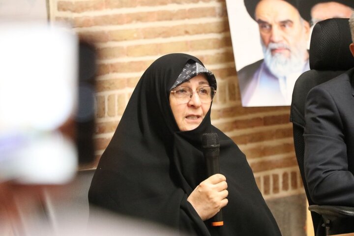فاطمه طباطبایی: بحث مدارا را در آثار امام خمینی (ره) دنبال کنید