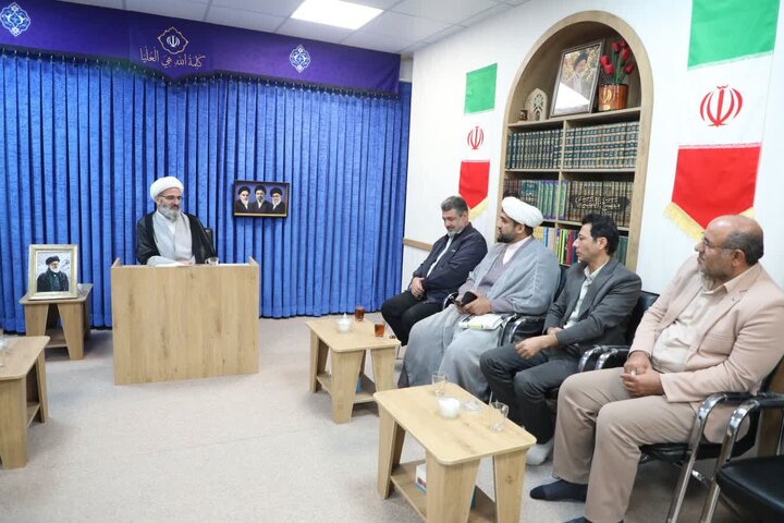 نماینده ولی‌ فقیه در سمنان: زمینه گفت‌وگو و طرح دیدگاه‌های جوانان فراهم شود