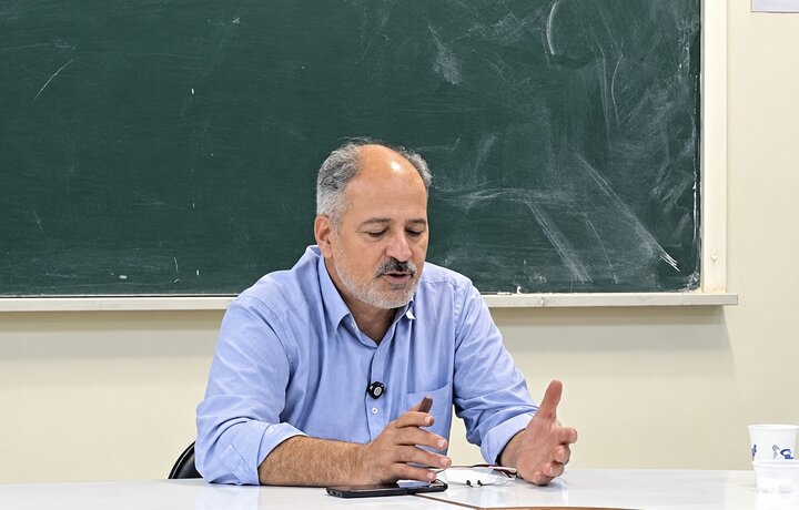 حافظ همراه ما تا ....