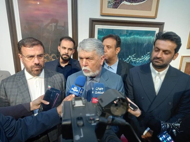 وزیر فرهنگ و ارشاد اسلامی: اقتصاد هنر می‌تواند سهم بیشتری در گردش مالی جهانی داشته باشد