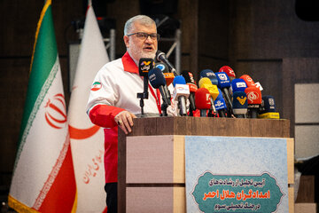 سخنرانی محمد صادق معتمدیان، استاندار تهران در مراسم تجلیل از امدادگران جنگ رمضان