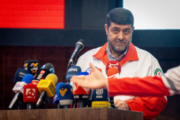 سخنرانی پیرحسین کولیوند، رئیس جمعیت هلال احمر در مراسم تجلیل از امدادگران جنگ رمضان