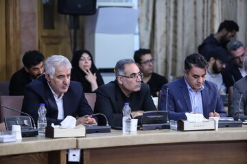 جلسه بررسی پیشرفت نظام ارجاع خدمات پزشکی در روز اول سفر معاون اجرایی رئیس‌جمهور به استان آذربایجان شرقی