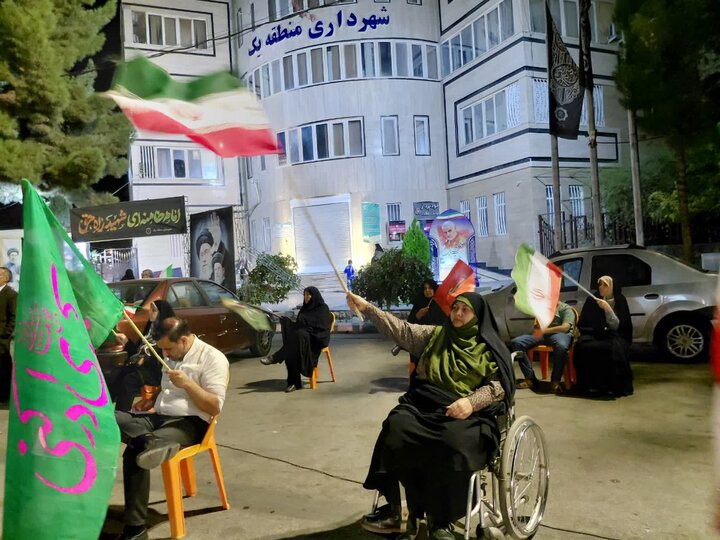 میدان رزم و خیابان، دو سنگر پشتوانه‌ یکدیگر