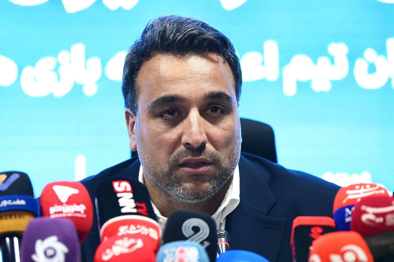 احسان حدادی: باختیم، بد هم باختیم!/ اکبرلو: فرزانه فصیحی فاکتور خرید سیگار آورده بود