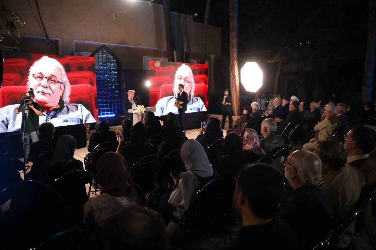 خرسندی که پدرم این همه درد و داغ را ندید