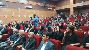 نخستین دوره «فصل شعر به‌یان» با حضور بیش از ۳۰ شاعر در ایلام برگزار شد