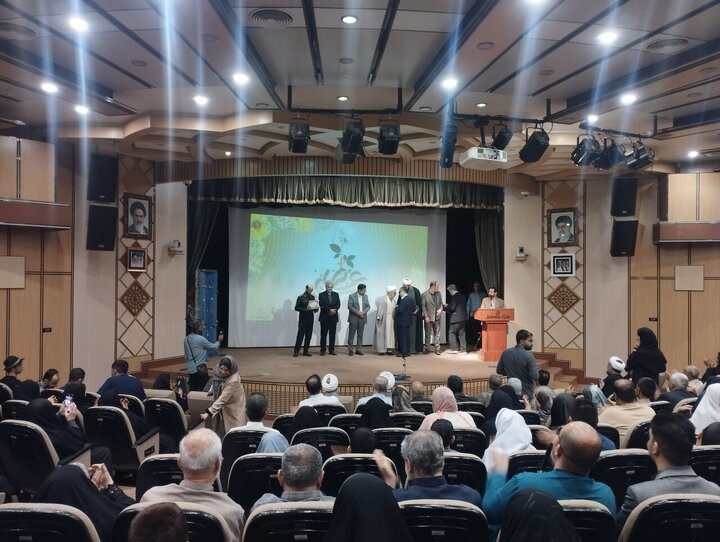 استاندار قم: مناسب‌سازی فضاهای شهری برای نابینایان تسریع شود