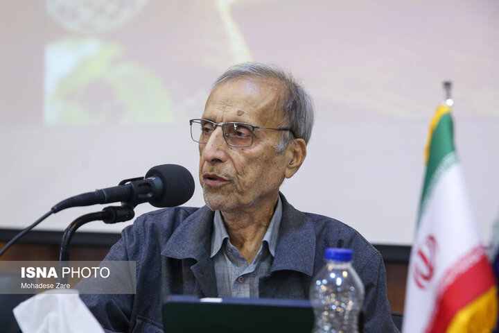 رئیس اسبق دانشگاه فردوسی مشهد: دانشگاه فقط ساختمان و آیین نامه نیست