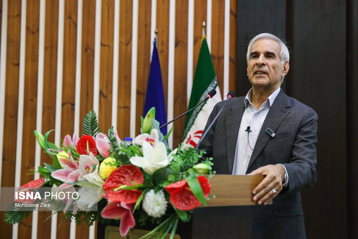 رئیس اسبق دانشگاه فردوسی مشهد: دانشگاه فقط ساختمان و آیین نامه نیست