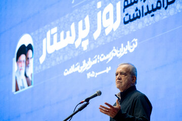 مسعود پزشکیان رئیس جمهور  در مراسم گرامیداشت روز پرستار 