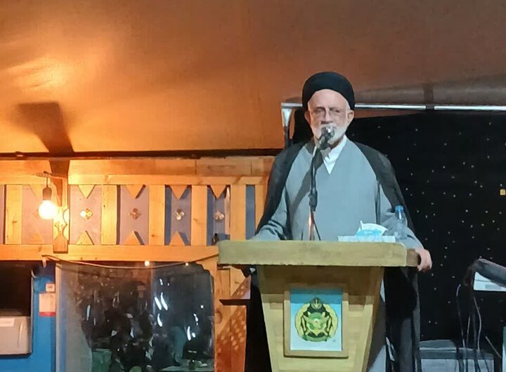 دبیر جامعه روحانیت شیراز: غفلت از خانواده بر تربیت نسل‌های آینده تأثیر می‌گذارد