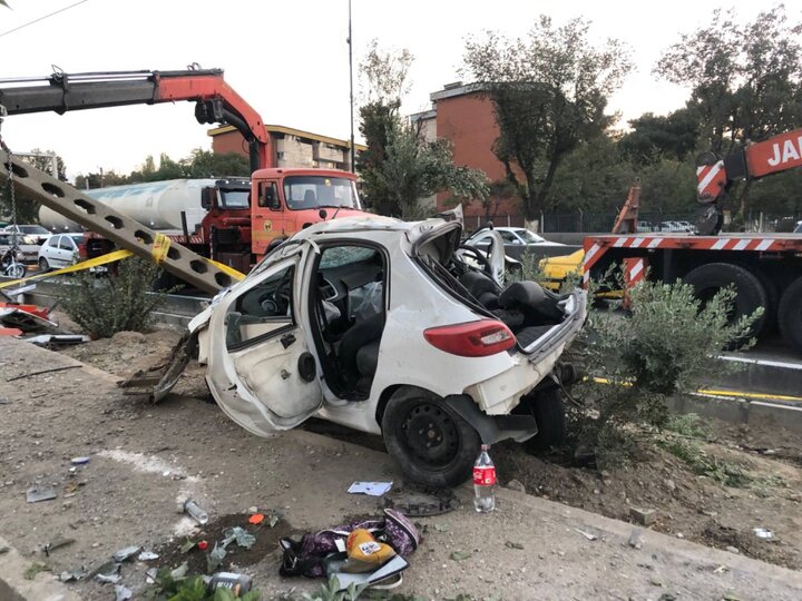 تصادف مرگبار پژو ۲۰۷ در بزرگراه تهران/ مرگ دو زن و مصدومیت یک مرد