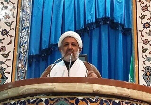 امام‌جمعه ایلام: تضعیف سپاه و ارتش در شرایط تهدید خارجی اقدامی نادرست است
