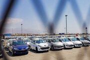 نمایشگاه‌های خودرو در خیابان‌های آمل/ شهر خودرو همچنان پشت سد موانع اداری